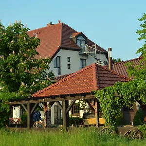3 Linden Hotel